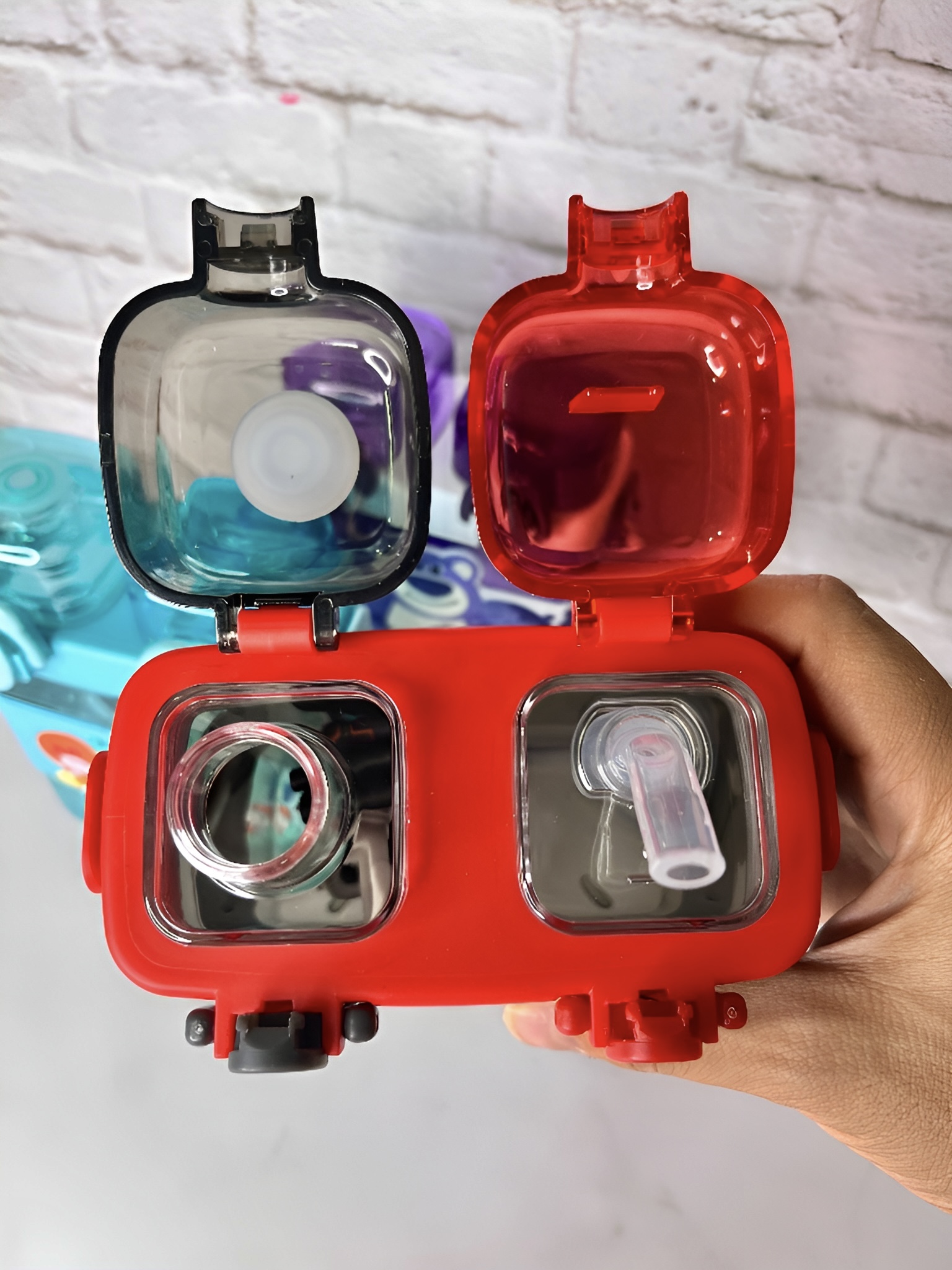 قمقمه فانتزی کودک با رنگ‌های جذاب و طرح‌های کارتونی