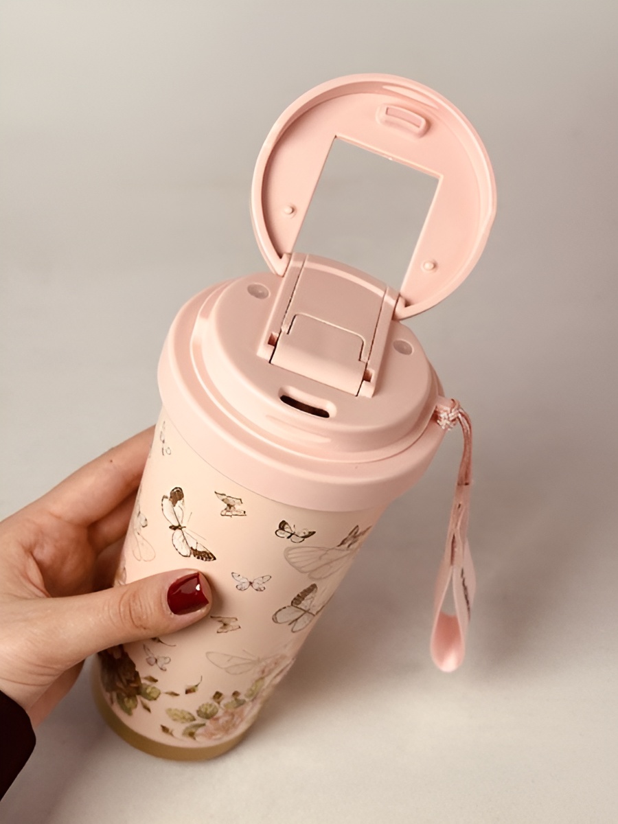 تراول ماگ فانتزی با لبی دو حالته برای راحتی استفاده