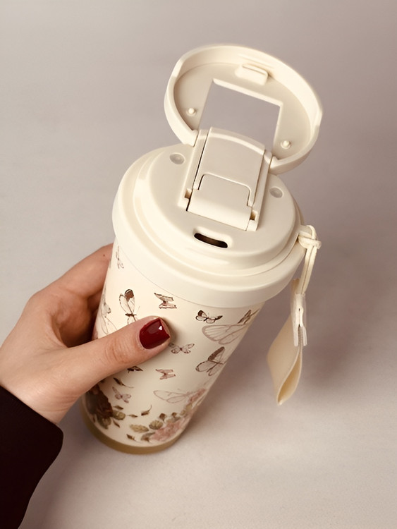 ماگ فانتزی پروانه با رنگهای جذاب و شاد