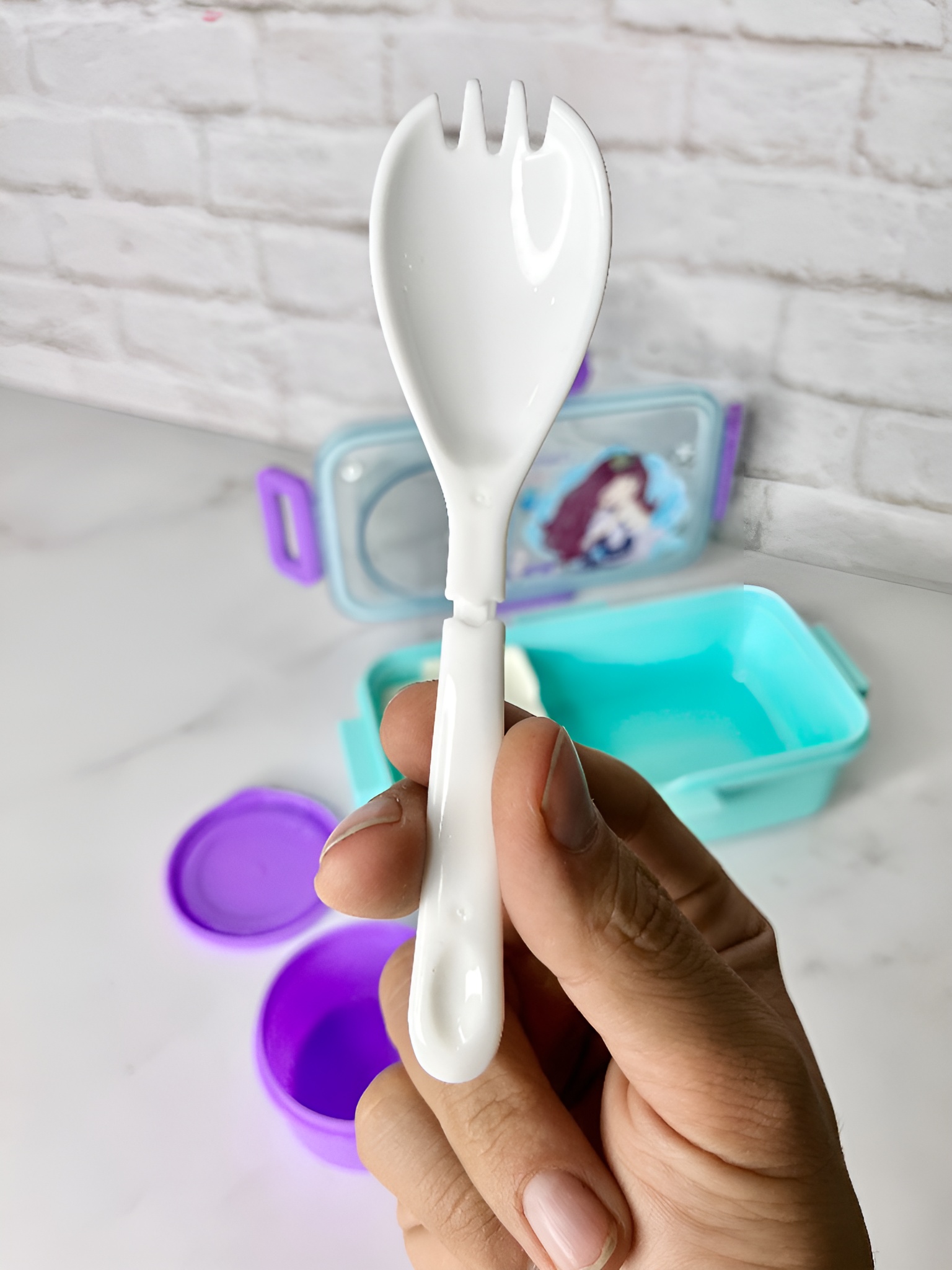 ظرف ناهار کوچک کودک با طرح کارتونی و درب محکم