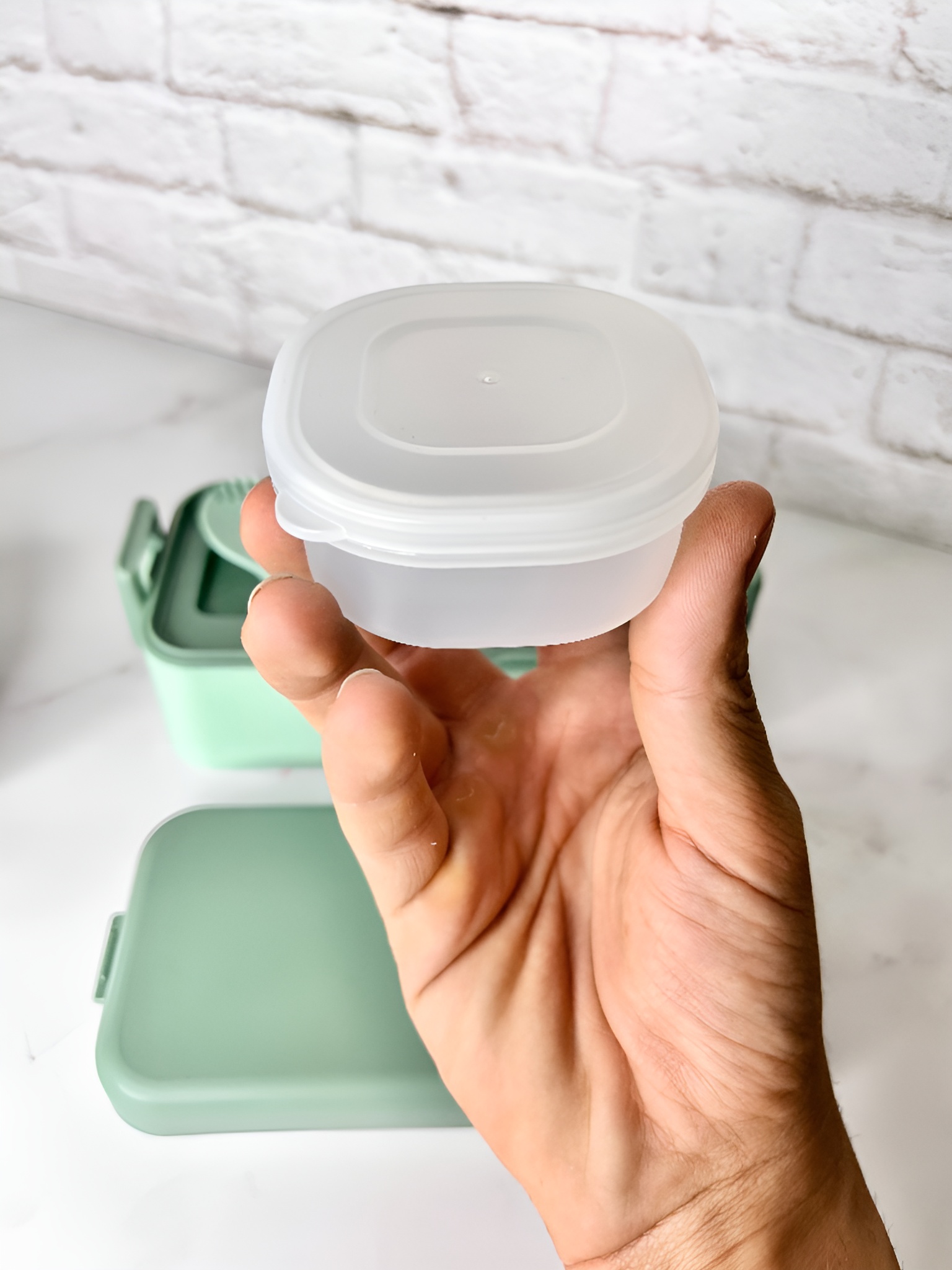 ظرف ناهار دو طبقه سبک با درب قفل‌دار ضد نشت