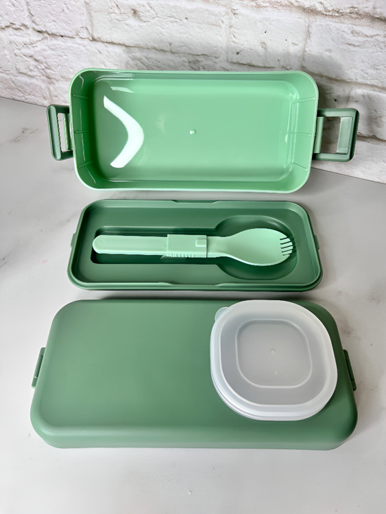 ظرف ناهار دو طبقه با بدنه پلاستیکی محکم و درب محکم