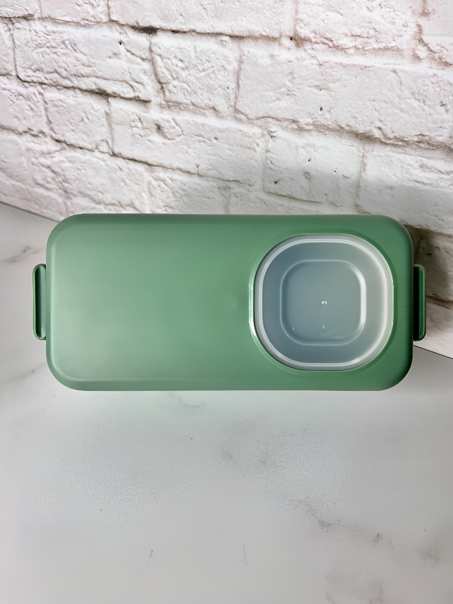 ظرف غذا سبک و بادوام با بدنه پلاستیکی باکیفیت