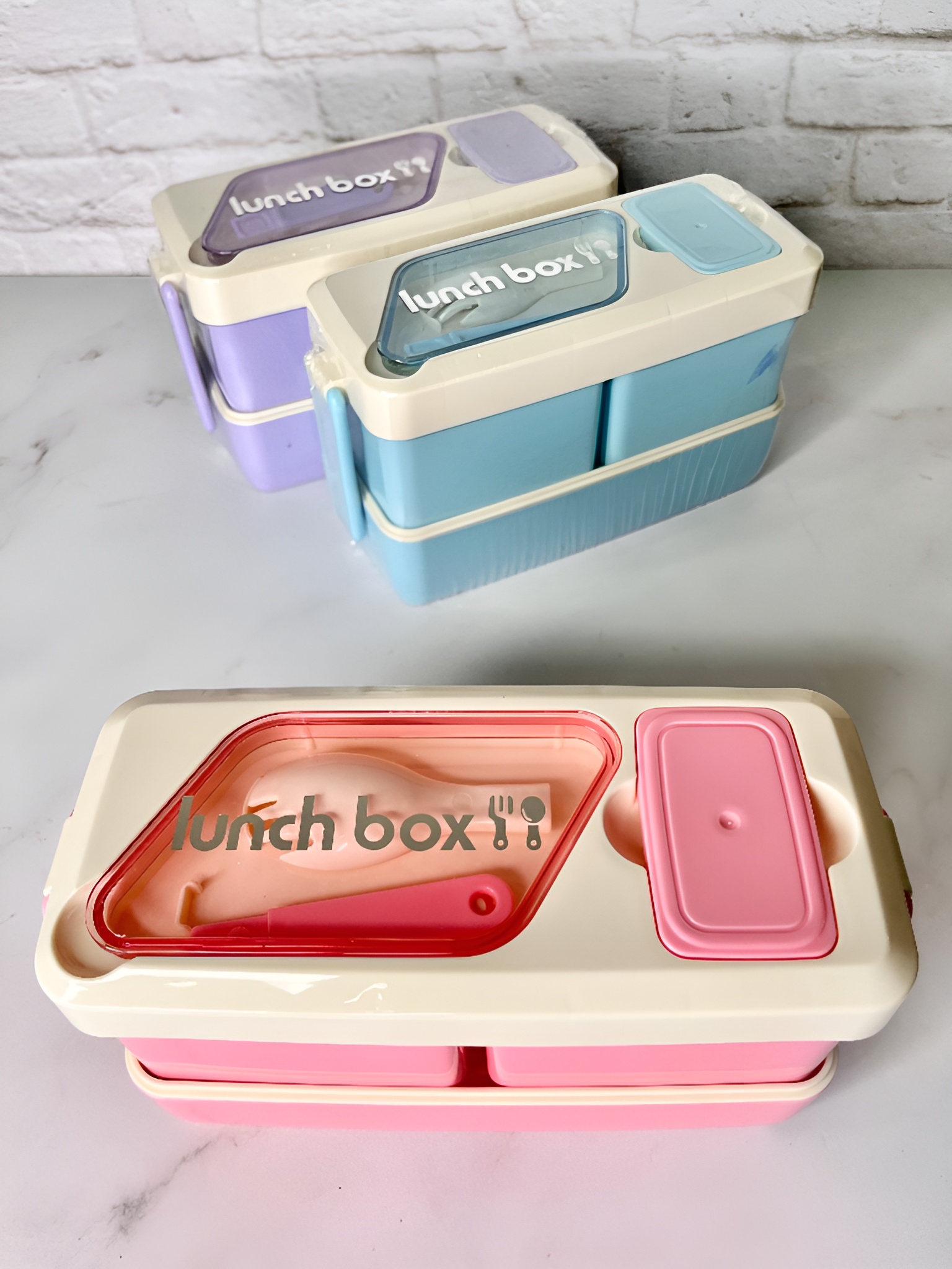 ظرف غذا دو طبقه با بدنه مقاوم و درب قفل ایمن