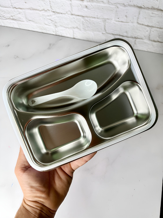 ظرف غذا کودک سهقسمتی با طراحی فانتزی و رنگهای شاد