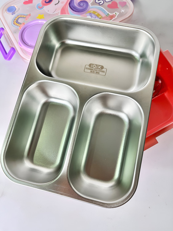 ظرف غذا یکطبقه با ظرف جدا برای سس و چاشنیها