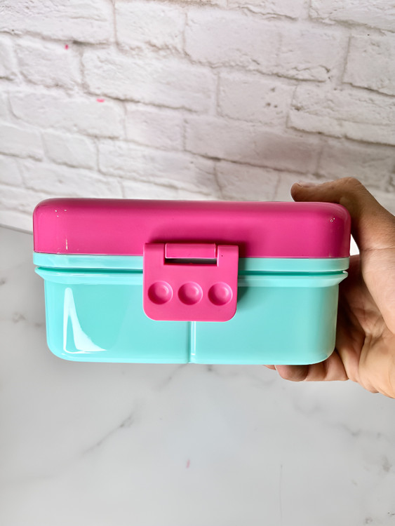 ظرف غذا دوطبقه با بدنه پلاستیکی مقاوم و سبک