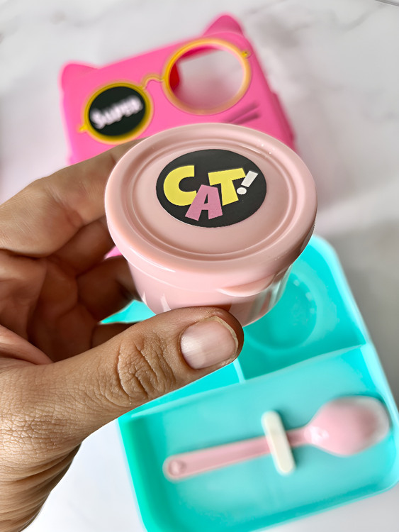 ظرف غذا کودک دو طبقه سبک و قابل حمل با محفظه سس