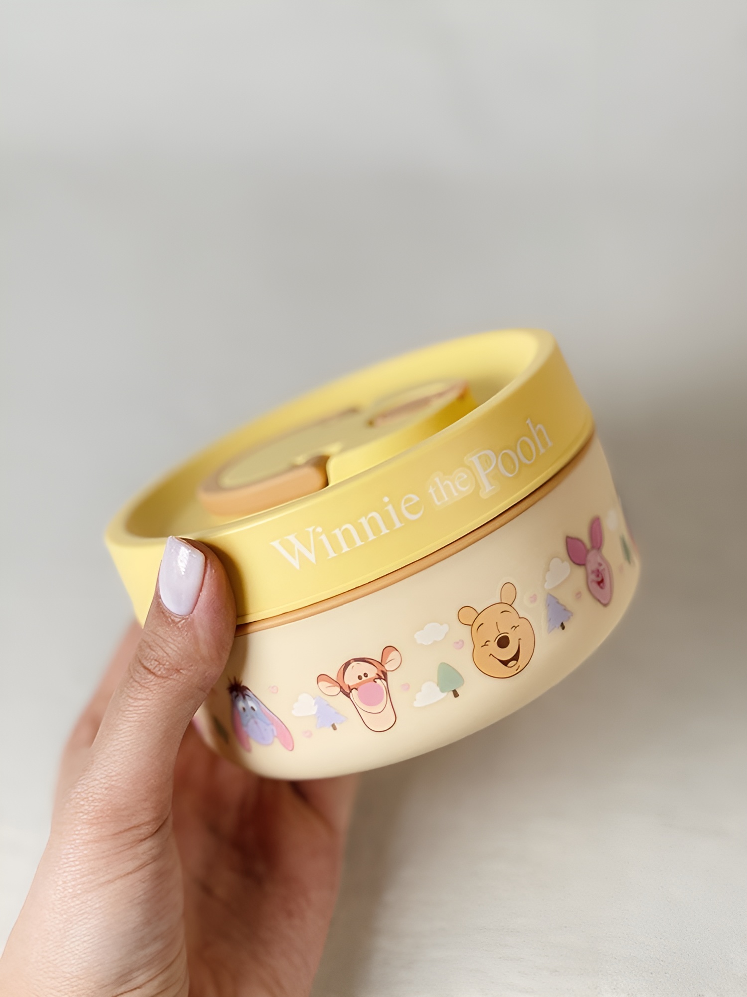 ظرف غذا ۳طبقه با بدنه پلاستیکی مقاوم و سبک