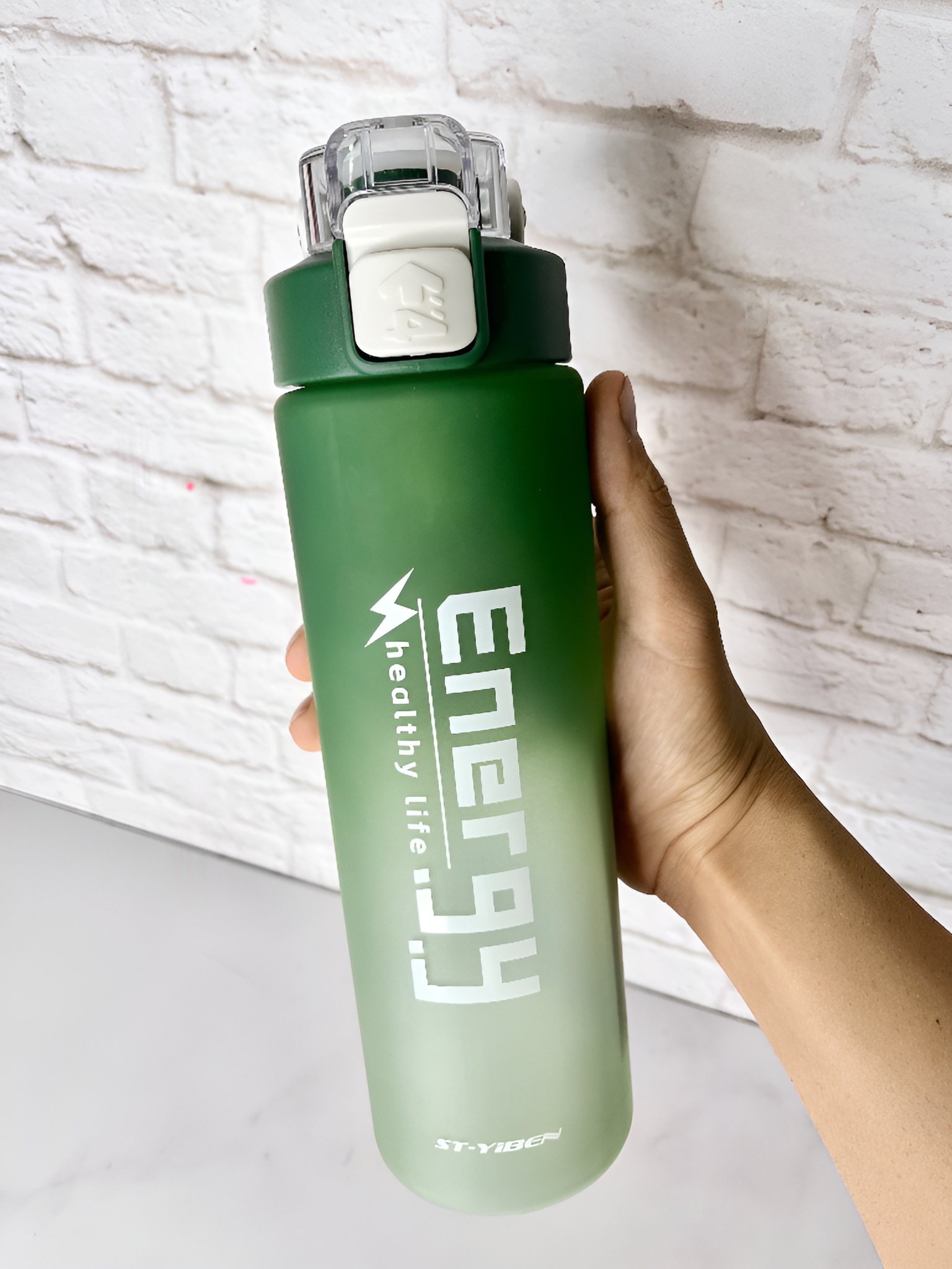 قمقمه اسپرت EYUN با نوشته ENERGY روی بدنه