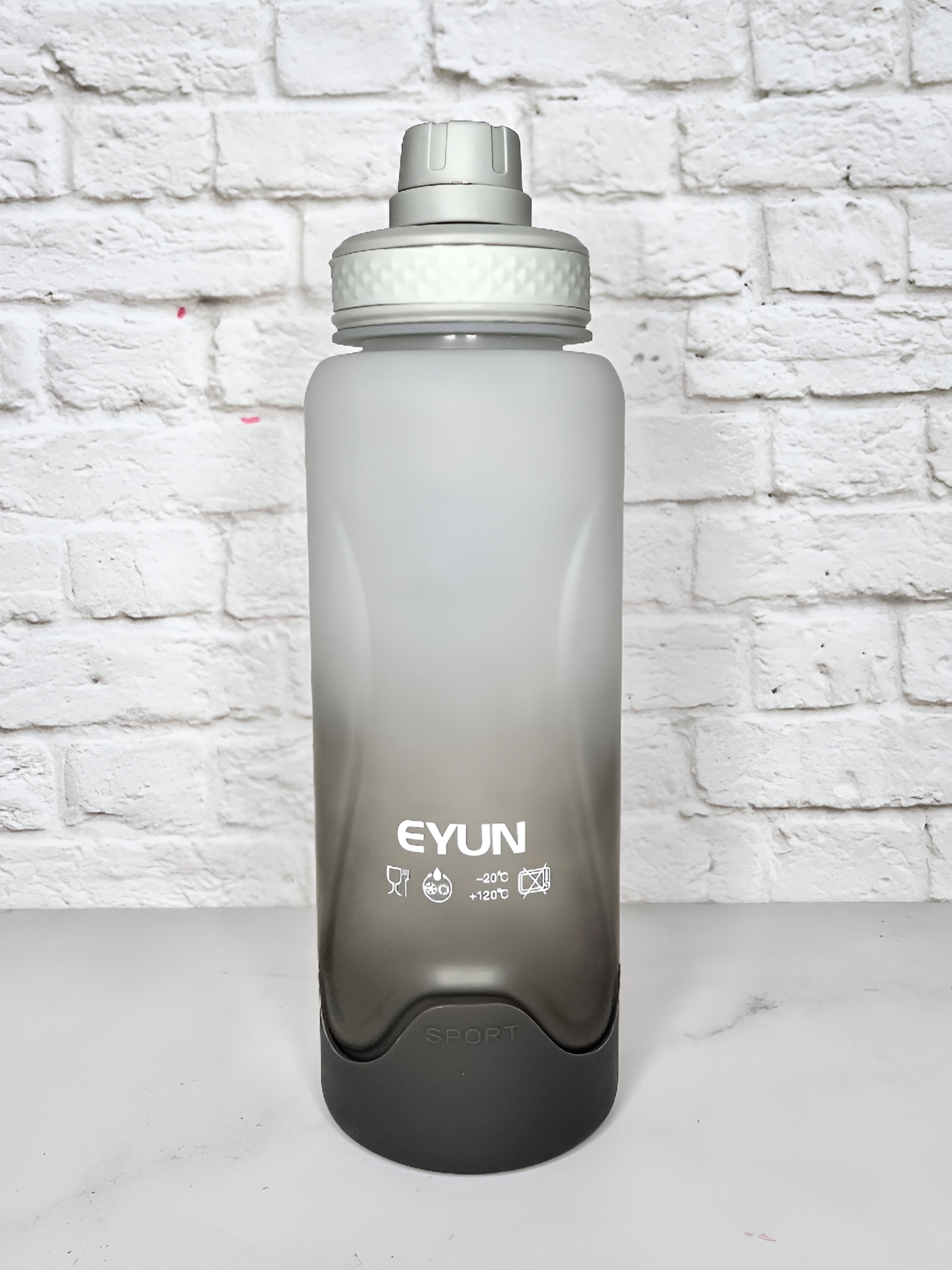 قمقمه ورزشی مات گرادیانت مناسب ورزش و باشگاه