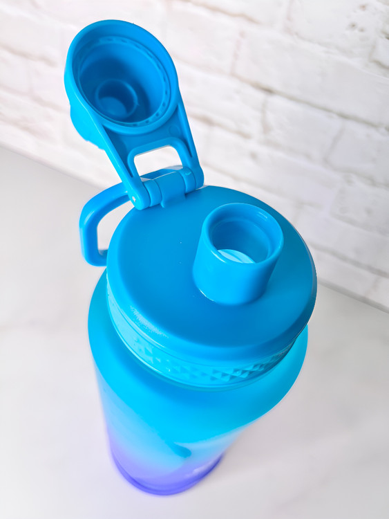 قمقمه گرادیانت ورزشی با طراحی خوشدست