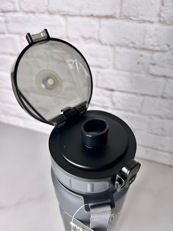 قمقمه مدل FIGHT MODE با بدنه مقاوم و سبک