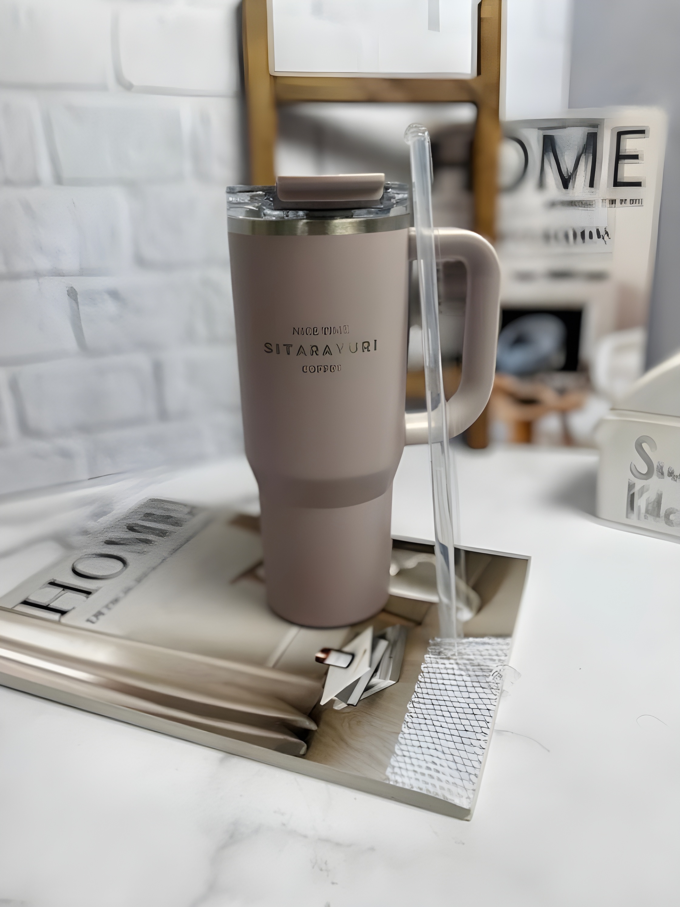 ماگ سفری ۹۰۰ میلی‌لیتری با دسته بغل مدل Sitarayuri