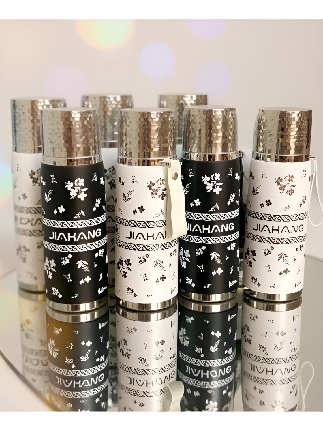 تصویر فلاسک گلدار با درب محکم