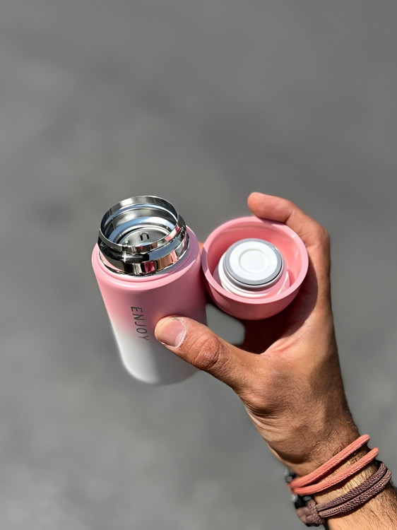 تصویر فلاسک ۲۰۰ میل برای سفر و مدرسه