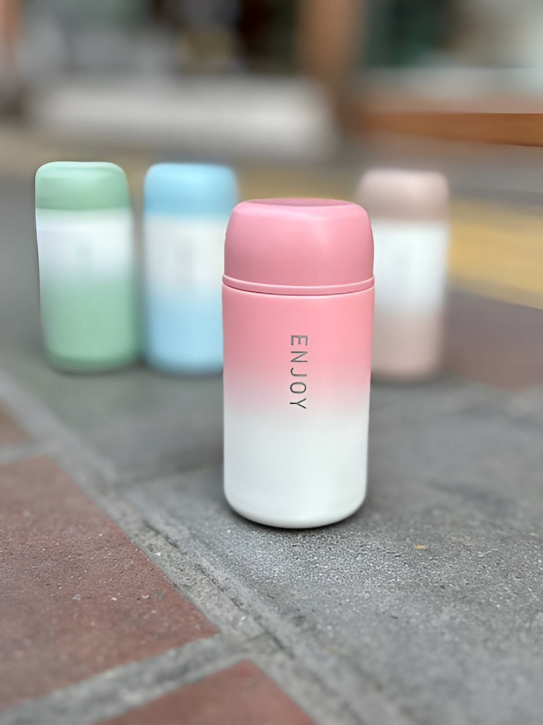 تصویر فلاسک ۲۰۰ میل سبک و قابل حمل