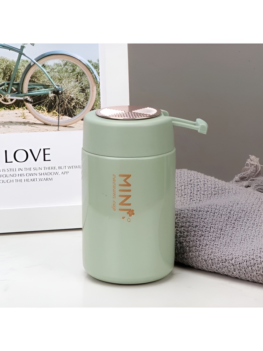 تصویر فلاسک کمحجم Mini با طراحی ساده