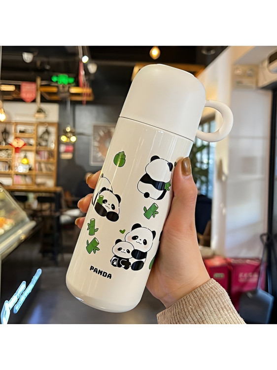 عکس فلاسک پاندا کودکانه با لیوان دربدار