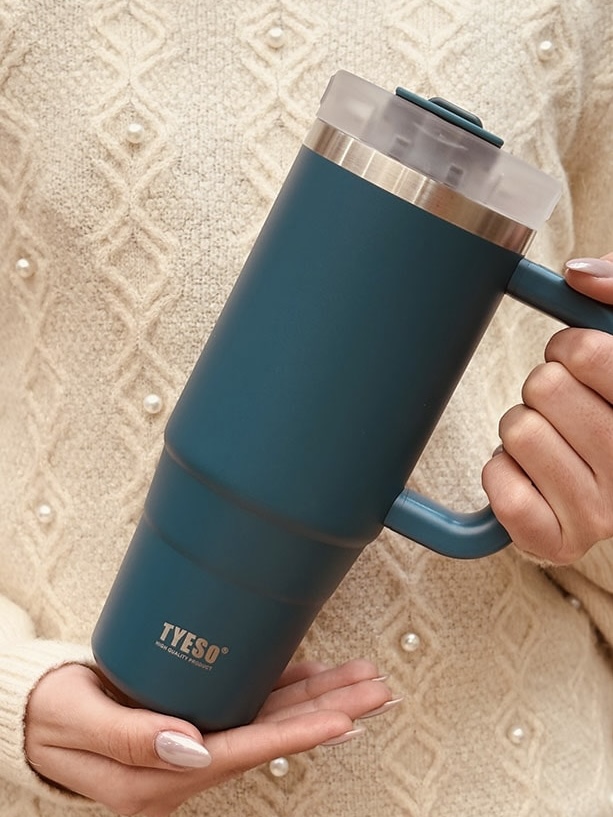 عکس تراول ماگ مناسب نوشیدنی‌های گرم