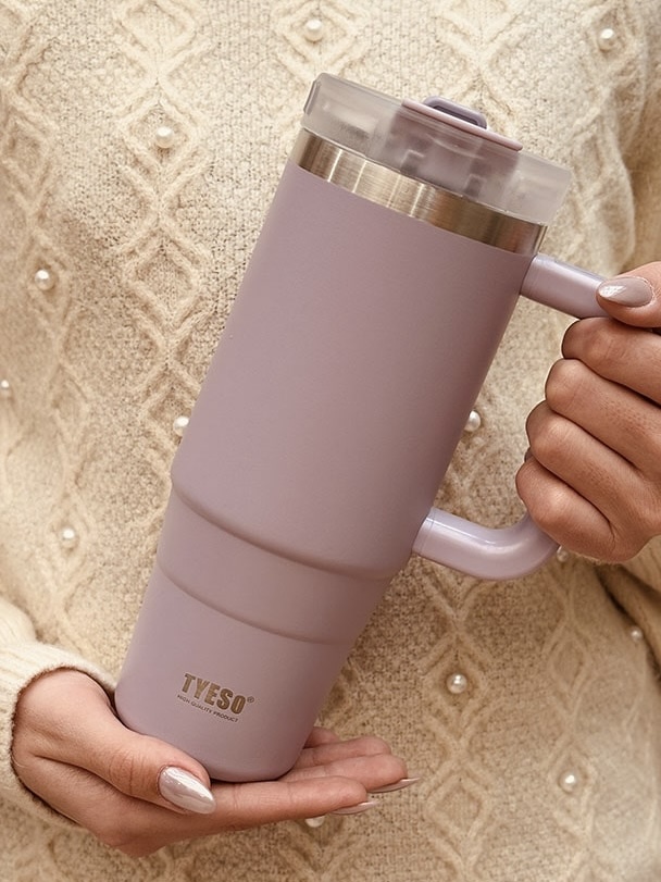 تصویر تراول ماگ با دسته ارگونومیک